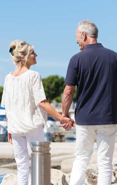 safe-investment-options-couple-walking